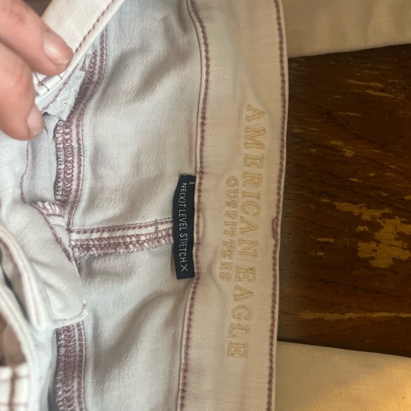 Like new size 8 American Eagle Skinny jeans - Picture 2 of 4